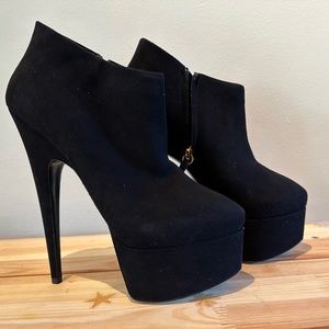Size 38.5 Giuseppe Zanotti Black ‘Debra’ Bootie